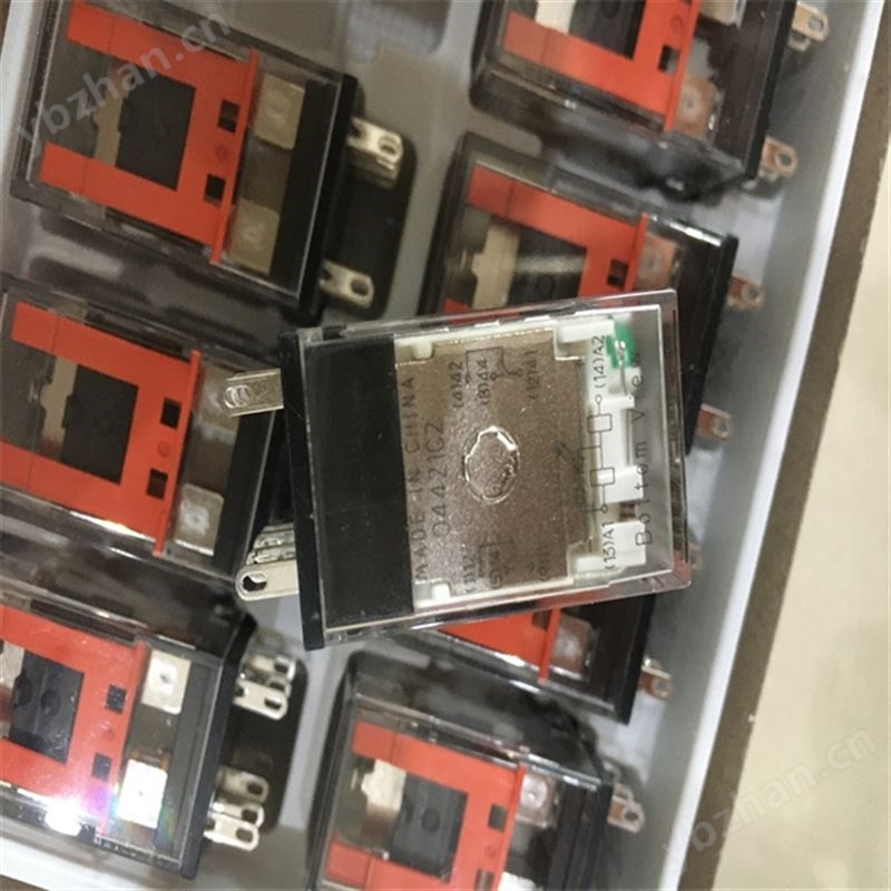 OMRON PYFZ-08-E小型继电器底座欧姆龙