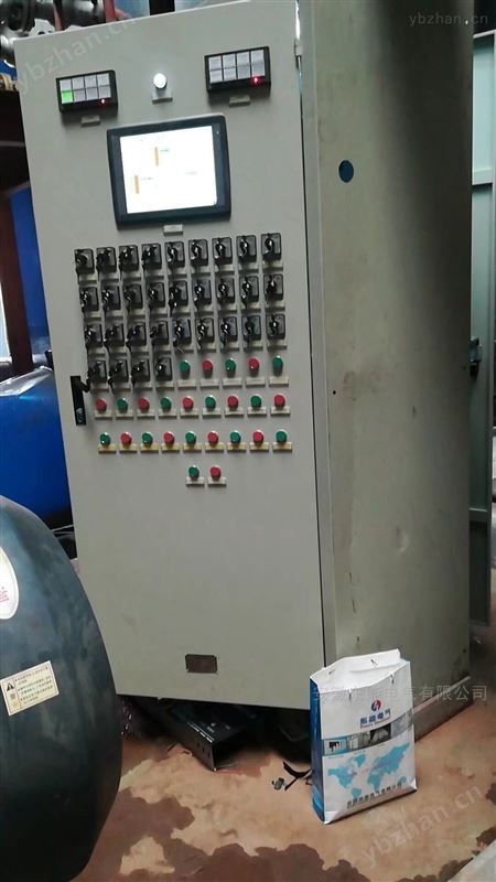 KGT系列后开门带附接控制台柜式仪表盘