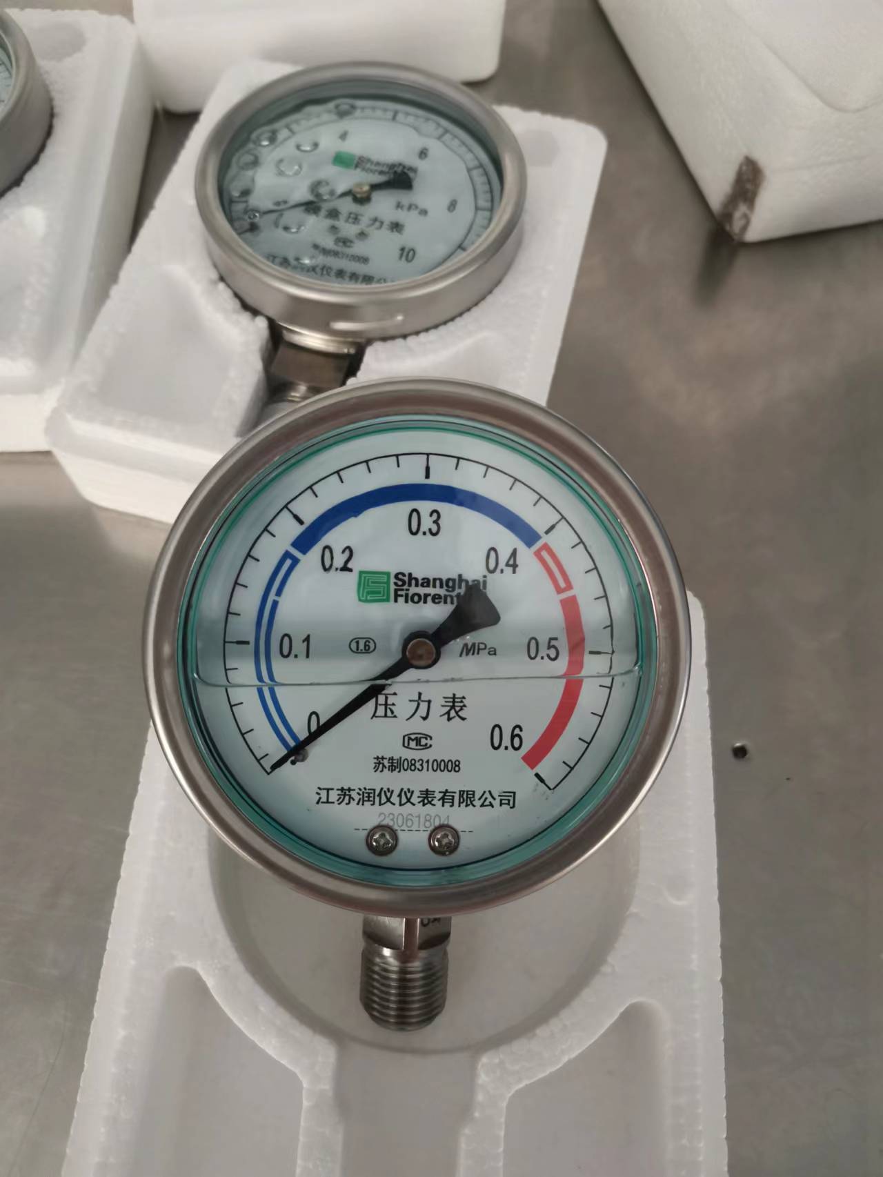 不锈钢耐震压力表.jpg