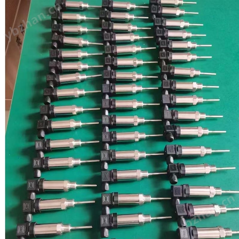 小巧插入式温度变送器