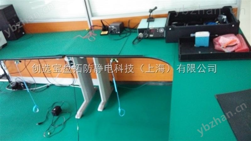 防止员工操作摩擦静电击穿电子芯片产品铺装导静电阻燃胶板台垫-防静电垫