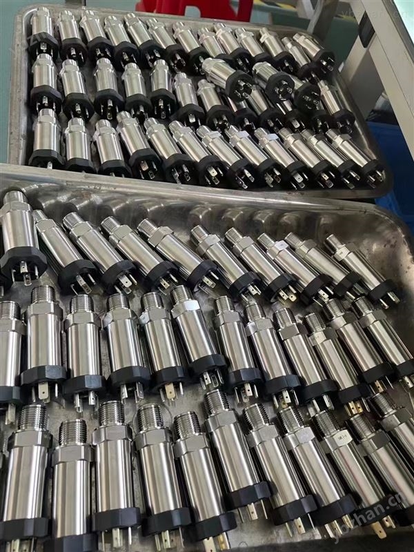 4-20mA扩散硅压力变送器精巧型压力传感器